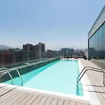 Uptown Wood - 1Br, Parking, Wifi, Mall, Pool.