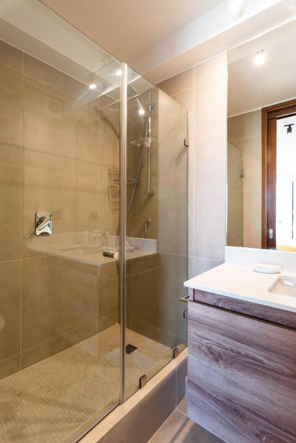 Uptown Wood - 1br, Parking, Wifi, Mall, Pool. Apartamento