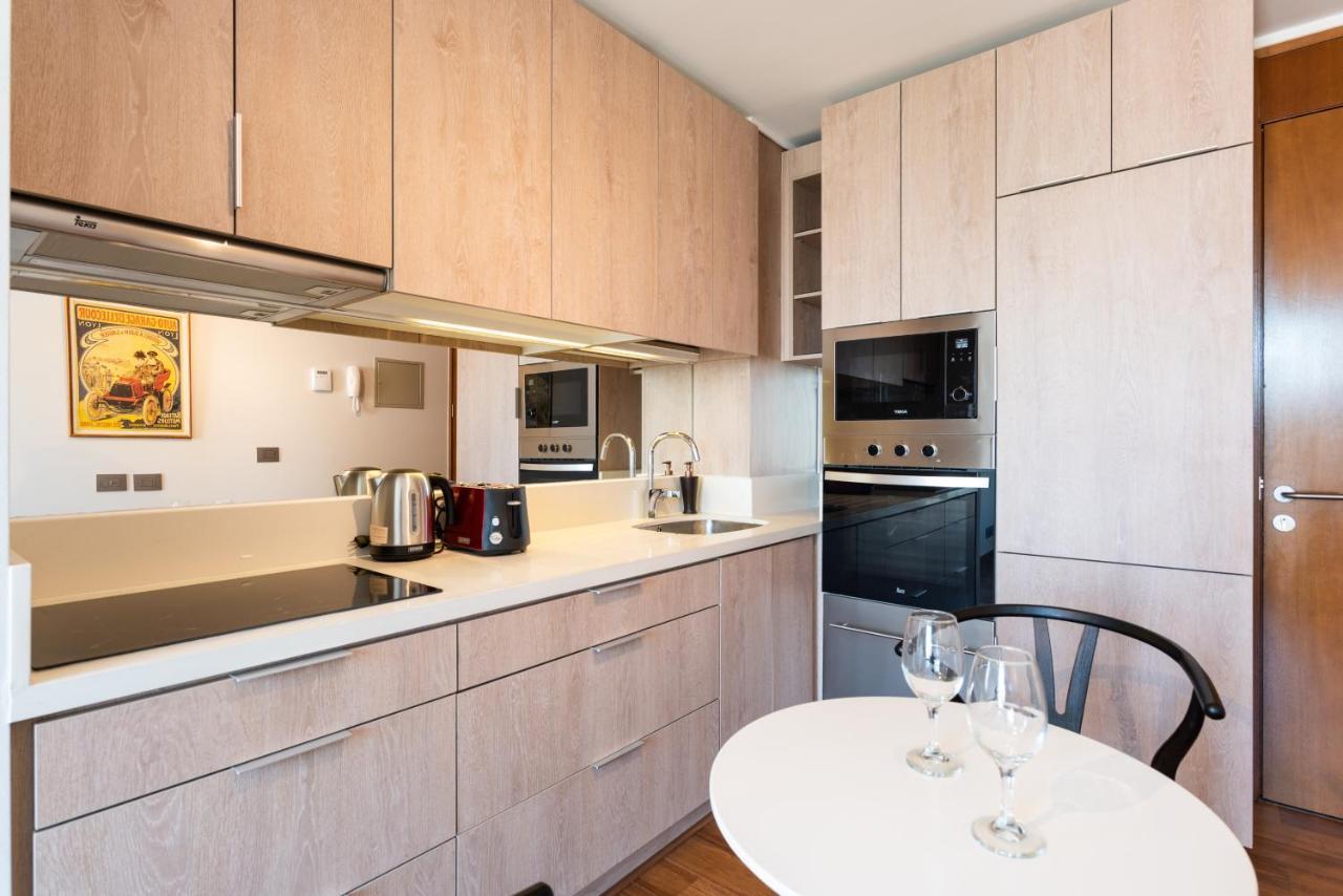 Uptown Wood - 1br, Parking, Wifi, Mall, Pool. Apartamento Santiago
