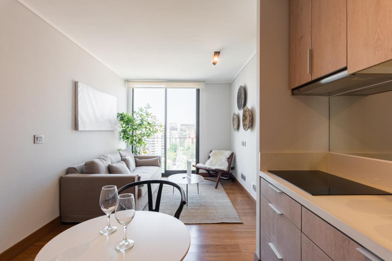 Uptown Wood - 1br, Parking, Wifi, Mall, Pool. * Santiago