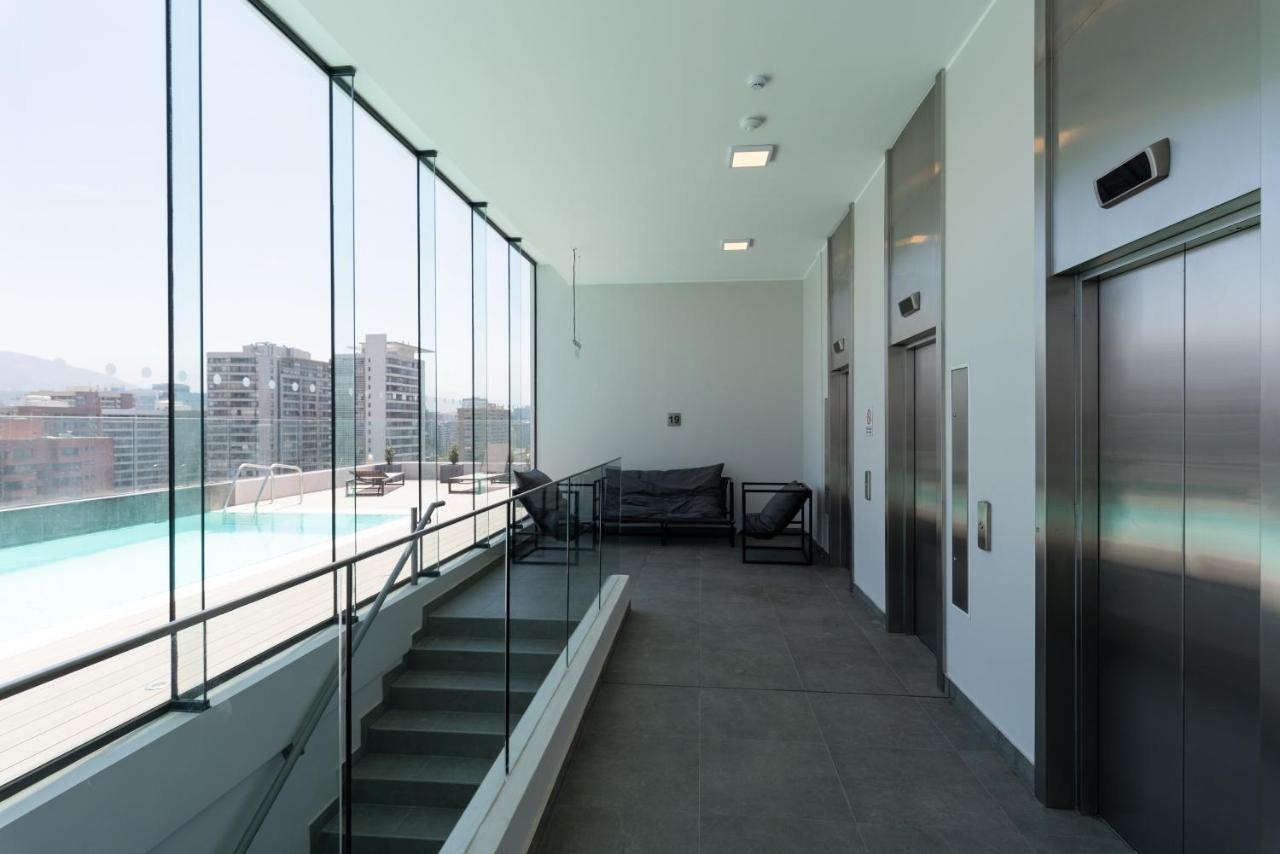 Uptown Wood - 1br, Parking, Wifi, Mall, Pool.