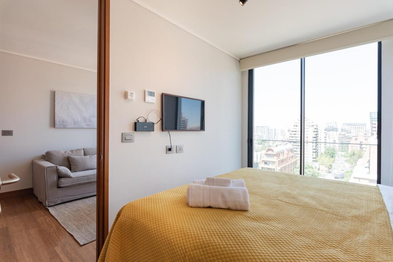Apartamento Uptown Wood - 1br, Parking, Wifi, Mall, Pool. Santiago